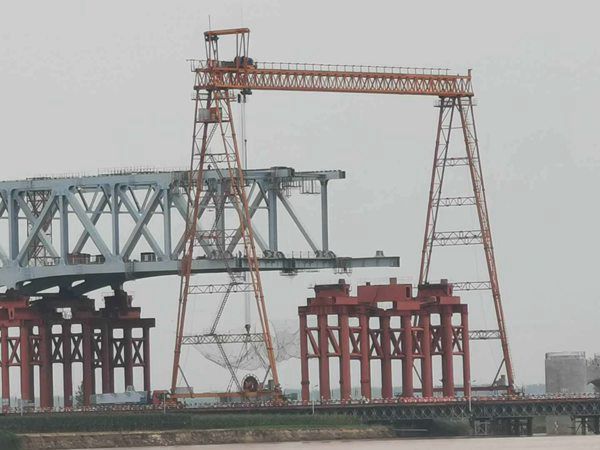 龍門(mén)吊生產(chǎn)廠家